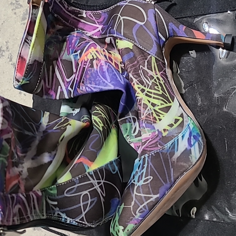 BURJU GRAFFITI PRINT CLOSED TOE ANKLE DANCE SHOE